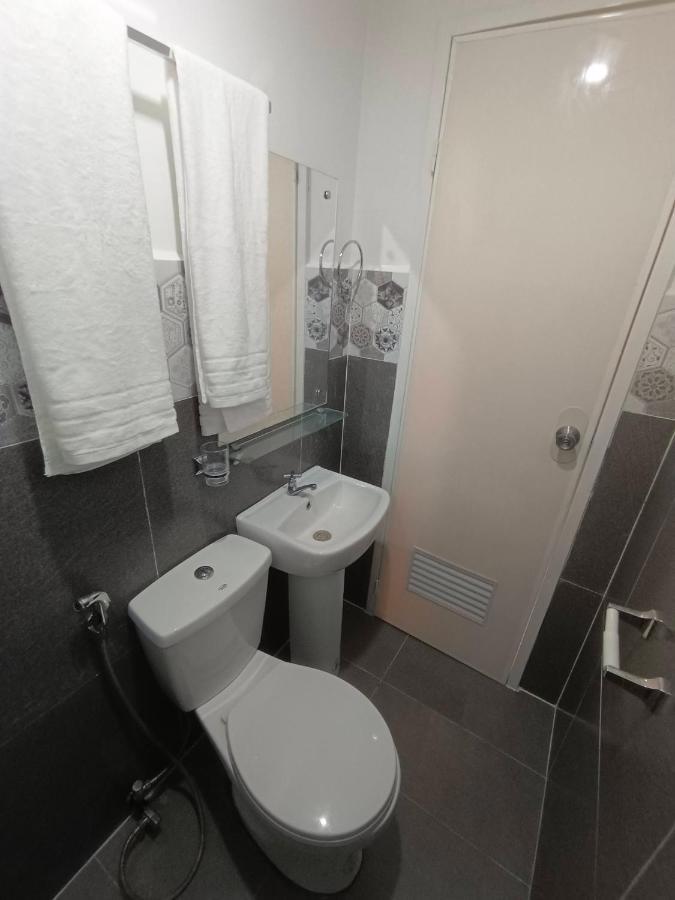 Happy Daze Hotel Tagum Esterno foto