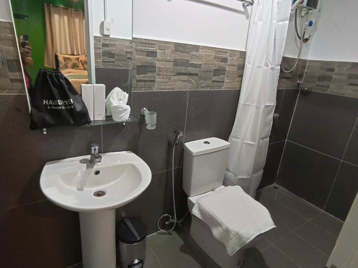 Happy Daze Hotel Tagum Esterno foto
