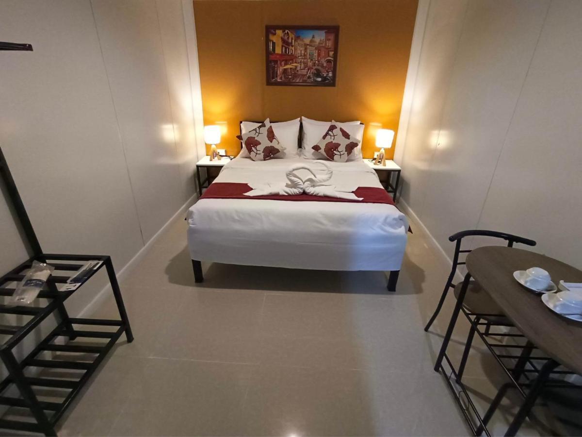 Happy Daze Hotel Tagum Esterno foto
