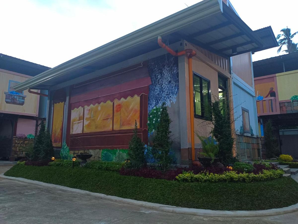 Happy Daze Hotel Tagum Esterno foto