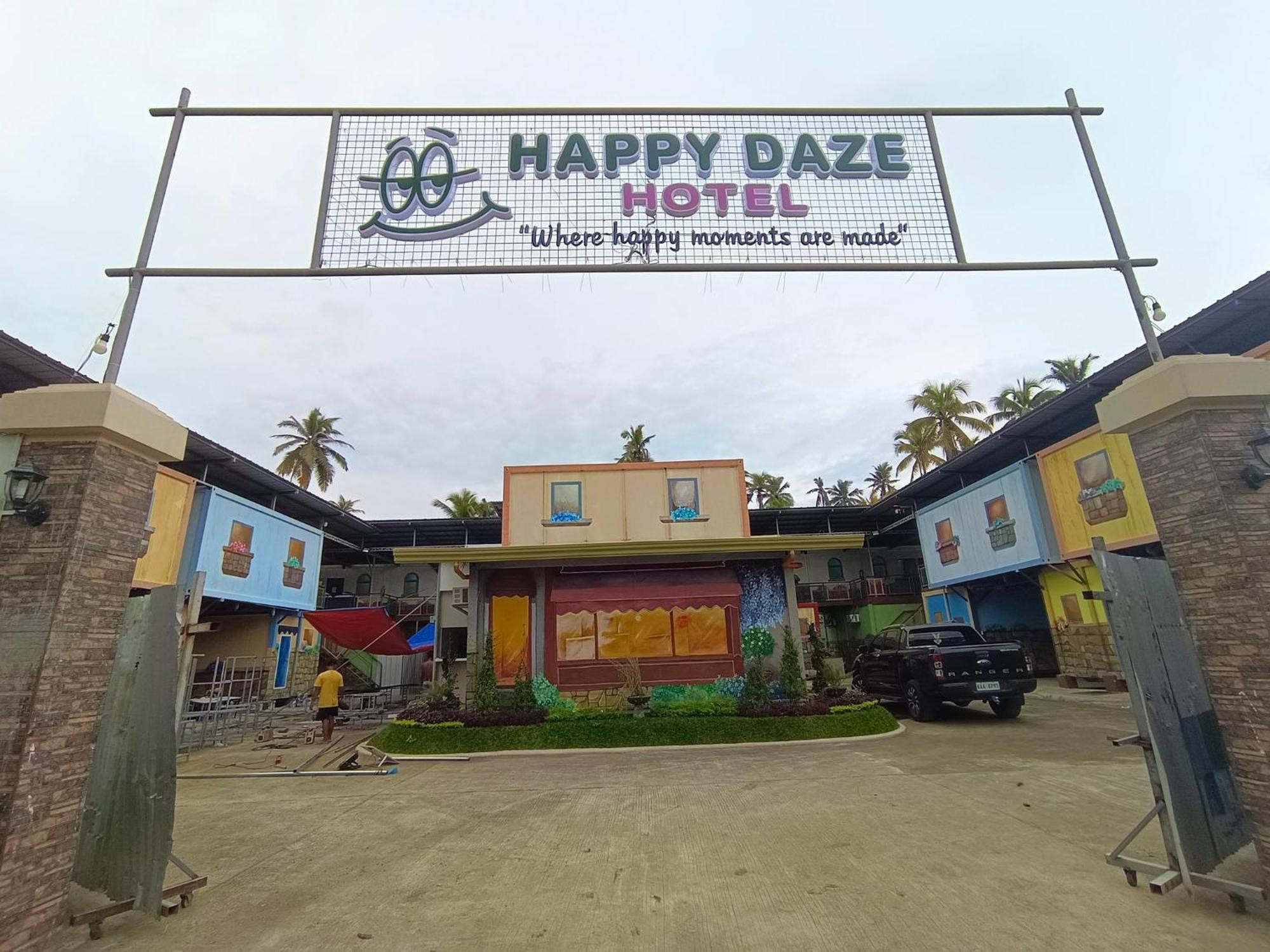 Happy Daze Hotel Tagum Esterno foto